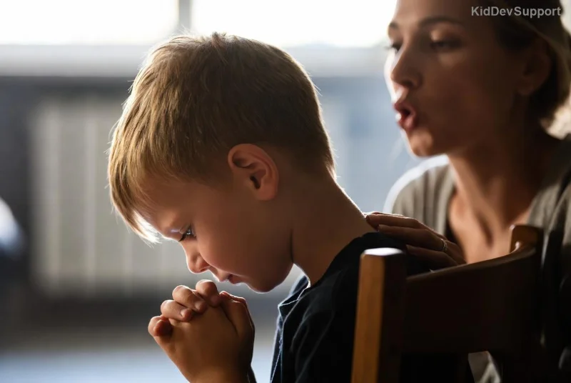 Kind mit Autismus bei digitaler Therapie