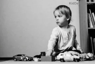 Low-Tech vs. High-Tech AAC: Ultimate Guide to Choosing the Best for Your Childs Speech Journey