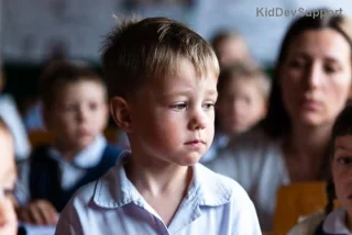 Aiutare Tuo Figlio a Fare Amici con Ritardo del Linguaggio: Guida Essenziale per Genitori